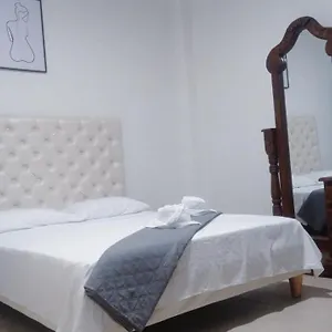  Apartamento Dejate Envolver Por Tu Acogedor Apartamento En El Centro, Listo Para Recibirte Colombia